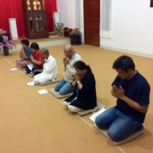 Para umat menyampaikan undangan